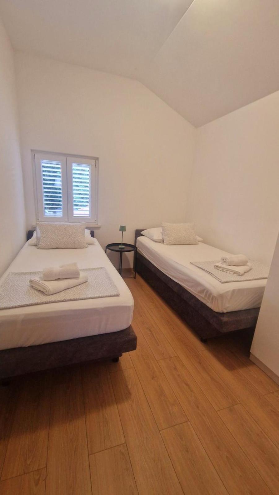 Apartment Mara Orasac Bagian luar foto